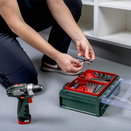 Metabo Powermaxx BS Basic Set taladro atornillador a batería 12 V 34 Nm ( 600080710 ) + 2x batería recargable 2,0 Ah + cargador + juego de 41 accesorios + maletín