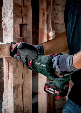 Metabo SSEP 18 LT Scie sabre sans fil 18 V 32 mm + 1x batterie LiHD 4,0 Ah + Metabox - sans chargeur