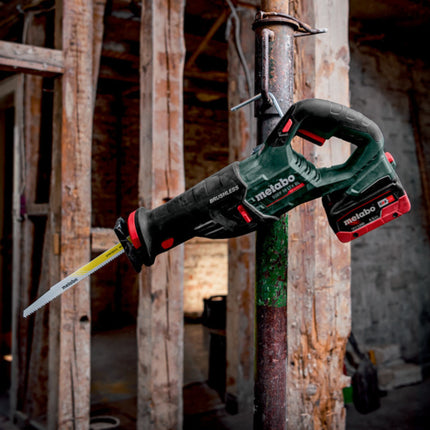 Metabo SSEP 18 LT BL Scie sabre sans fil 18 V 32 mm Brushless + 1x batterie LiHD 8,0 Ah + chargeur + Metabox