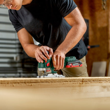 Sierra de calar a batería Metabo STA 18 LTX 150 BL 18 V 150 mm sin escobillas + 1x batería LiHD 4,0 Ah + Metabox - sin cargador