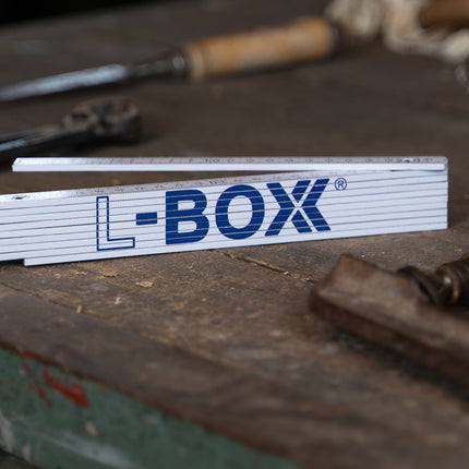 La regla plegable de madera L-BOXX para profesionales