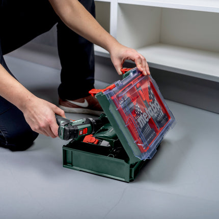 Metabo PowerMaxx SB Basic Set akumulatorowa wiertarko-wkrętarka udarowa 12 V 34 Nm ( 600385710 ) + 2x akumulator 2,0 Ah + ładowarka + 41-częściowy zestaw akcesoriów + walizka