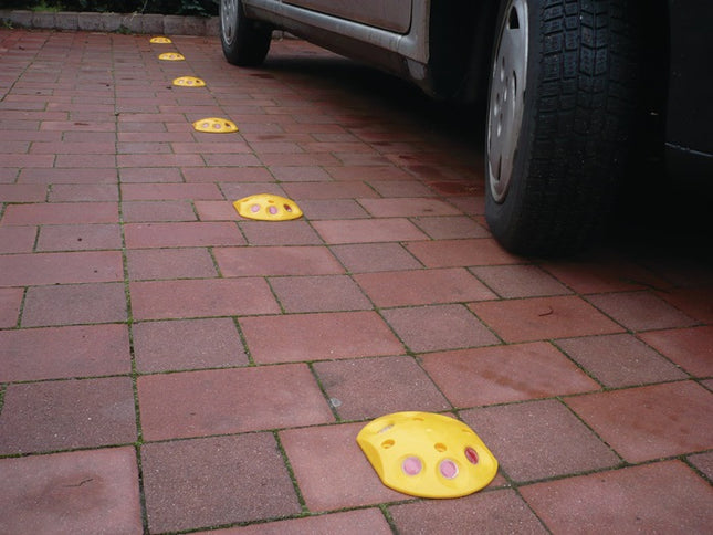 Marker button ( 9000490030 ) with white/red reflectors