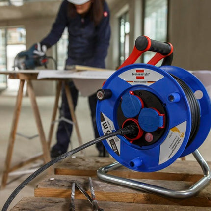 Zwijacz kabla Brennenstuhl Garant ( 8000337573 ) 25 m gumowo-neoprenowy 3 x 1,5 mm² plastikowy IP44