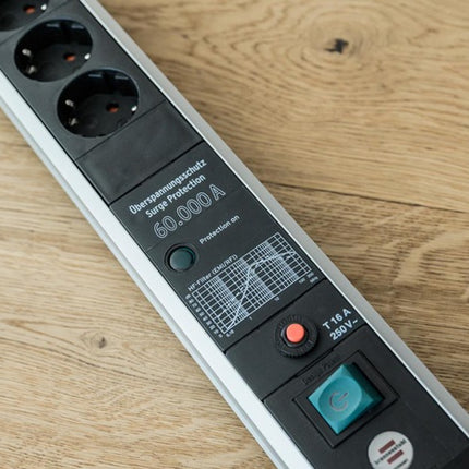 Brennenstuhl Premium-Protect-Line ( 8001484635 ) 16 A 230 V noir/argent 3 m PVC 1,5 mm² Prise multiple