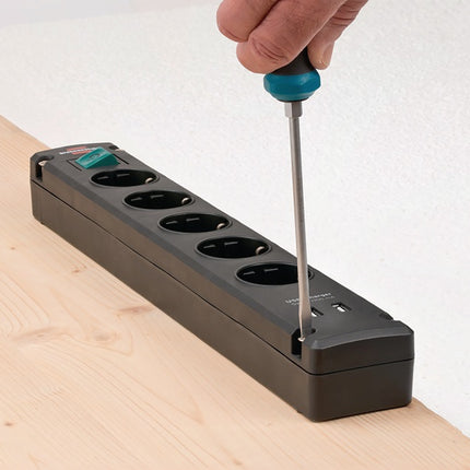 Brennenstuhl socket strip Bremounta ( 8000594293 ) 5-way cable l.3m w.child protection