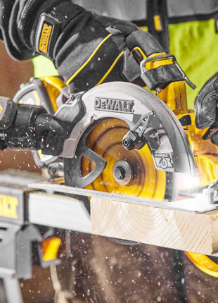 DeWalt DCS 573 M1T Akku Handkreissaege 18 V 190 x 30 mm Brushless 1x Akku 4 0 Ah Ladegeraet TSTAK 4 - toolbrothers