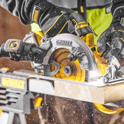 DeWalt DCS 573 M1T Akku Handkreissaege 18 V 190 x 30 mm Brushless 1x Akku 4 0 Ah Ladegeraet TSTAK 4 - toolbrothers