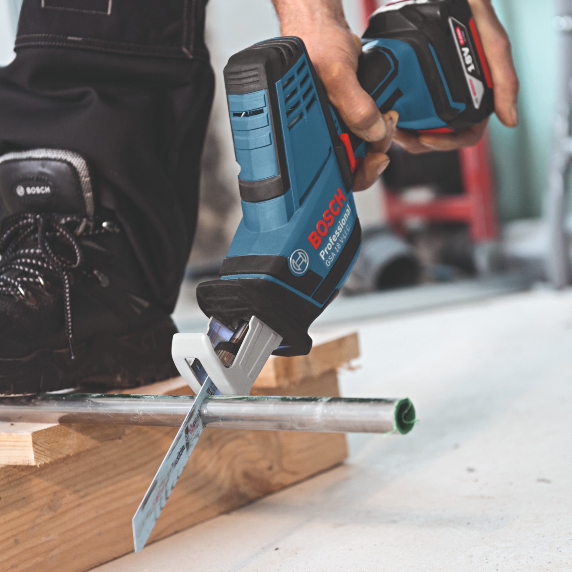 Bosch GSA 18V LI C Professional Akku Reciprosaege Saebelsaege 18 V 2x Akku 5 0 Ah Ladegeraet 4 - toolbrothers
