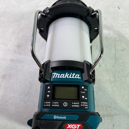 Makita MR 009 GZ Akku Radio mit Laterne 40 V max FM DAB 310 lm Solo ohne Akku ohne Ladegeraet Reparaturgeraet 1 - toolbrothers