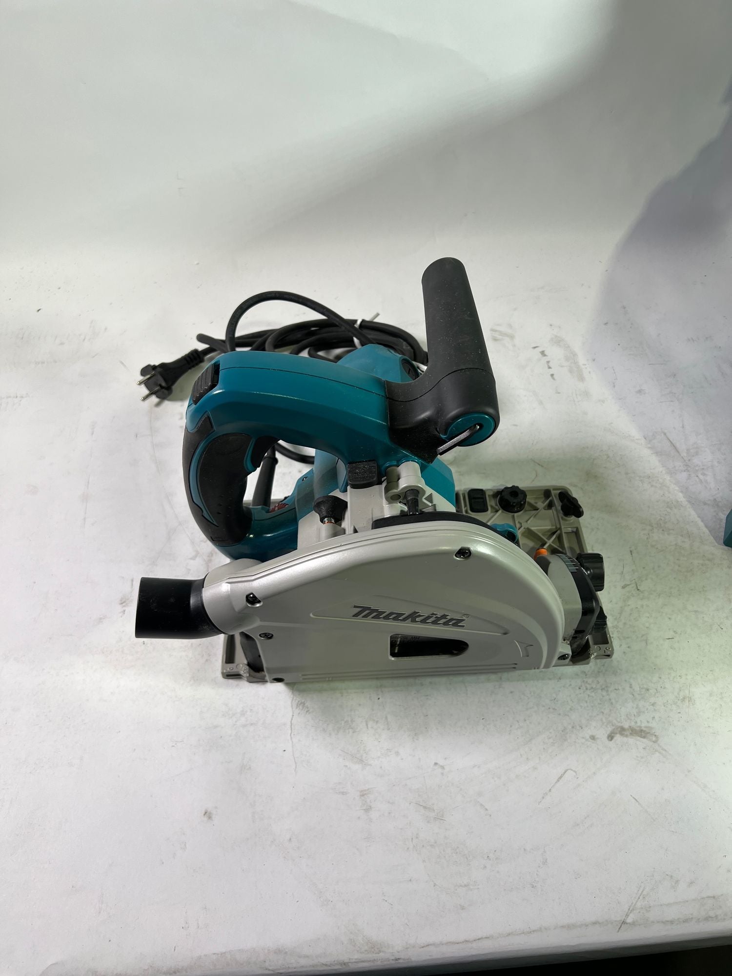 Makita SP 6000 J Tauchsaege 1300 Watt 165 x 20 mm Makpac Reparaturgeraet 0 - toolbrothers