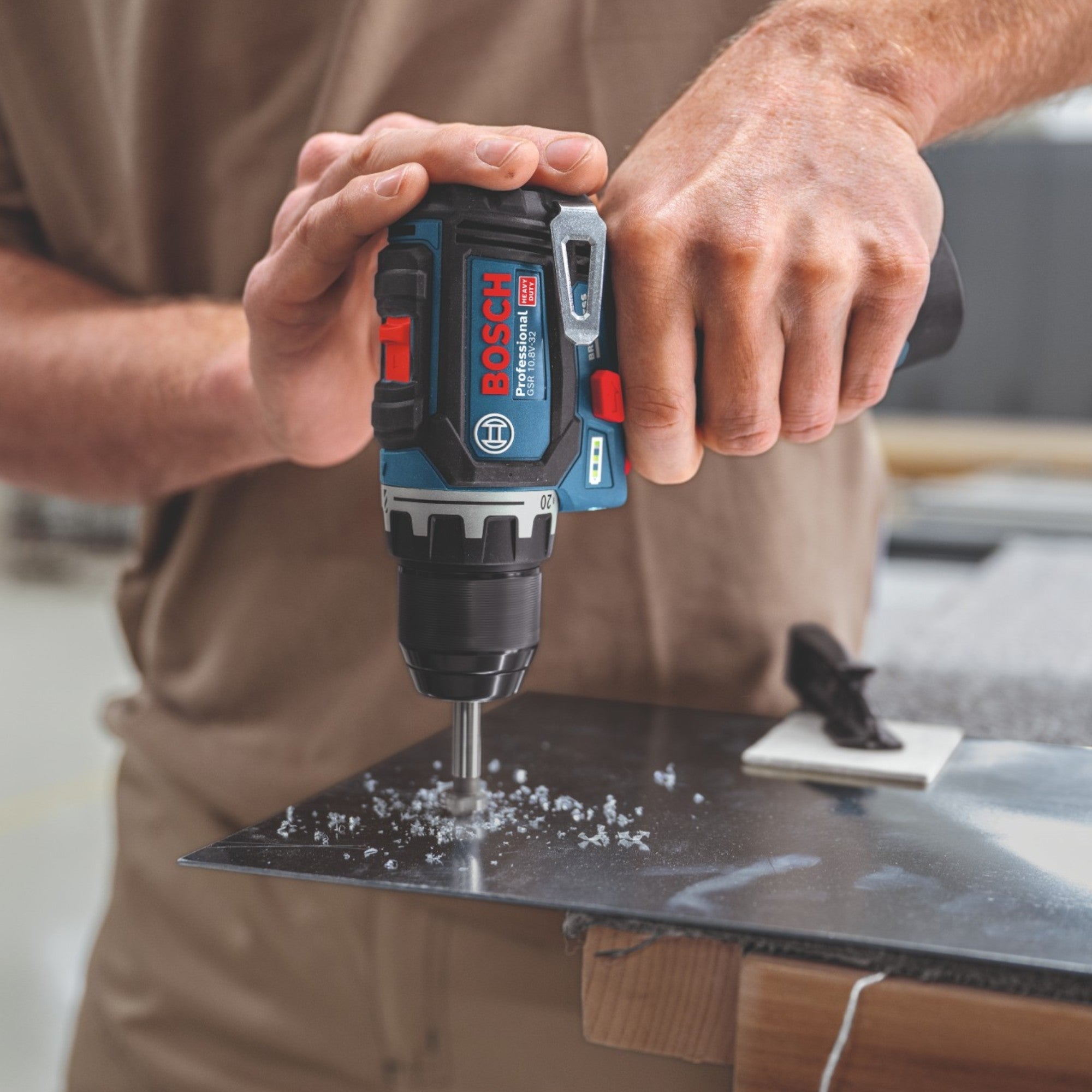 Bosch GSR 12V 32 Professional Akku Bohrschrauber 12 V 32 Nm Brushless 1x Akku 2 0 Ah L Boxx ohne Ladegeraet 4 - toolbrothers