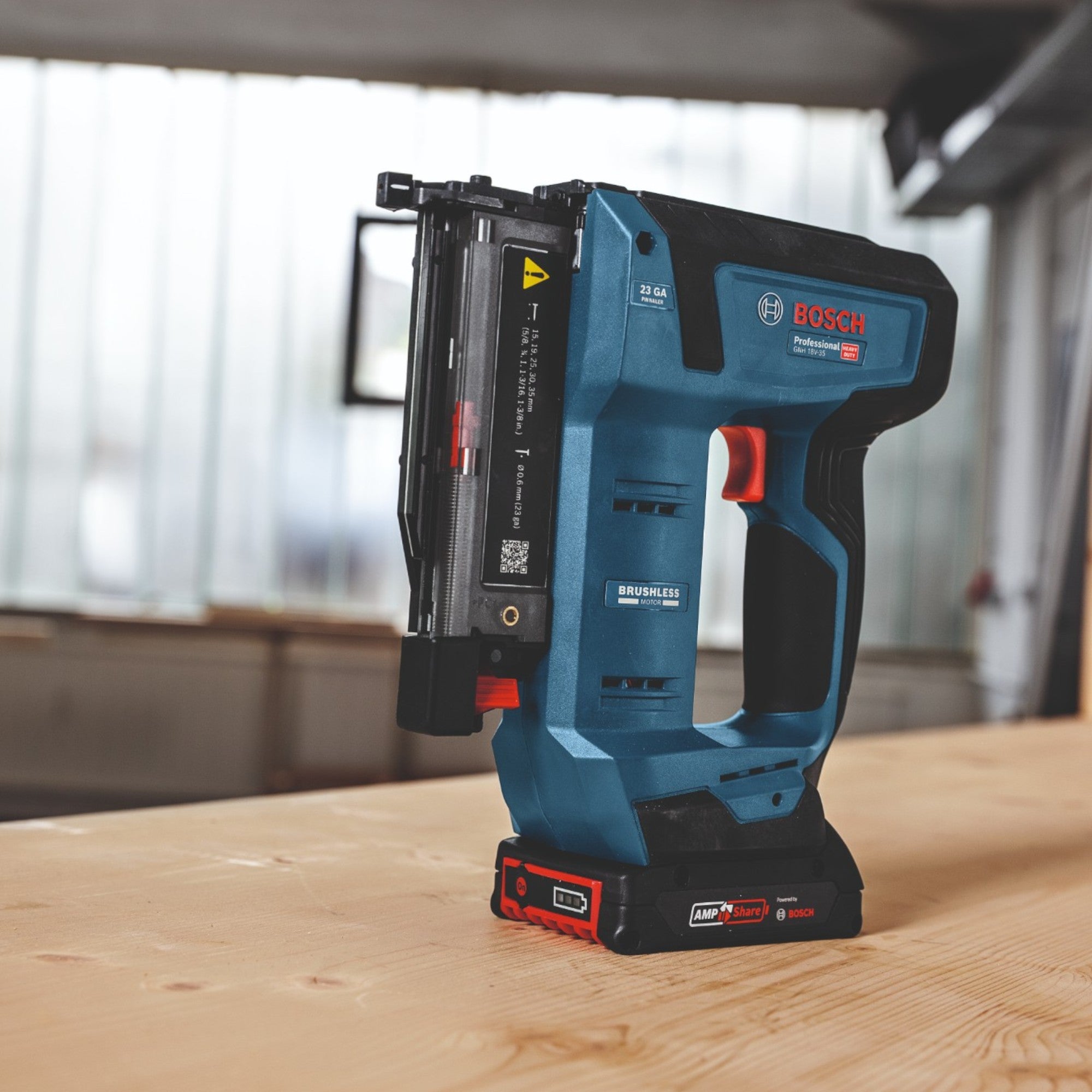Bosch GNH 18V 35 Akku Holznagler 18 V 0 6 x 15 35 mm Brushless 1x Akku 4 0 Ah Ladegeraet 4 - toolbrothers