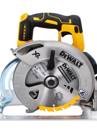 Sierra circular a batería DeWalt DCS 570 L2 18 V 184 mm sin escobillas + 2 baterías 3,0 Ah + cargador