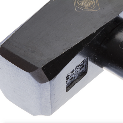 FORTE TOOLS Martillo de cerrajería con mango de madera, peso de cabeza 1500 g, martillo con mango de madera, herramienta premium, forjado, cuña de doble anillo, cabeza pintada (000051151033)