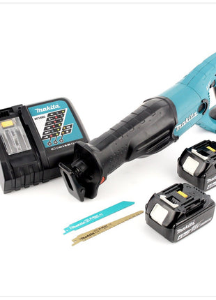 Makita DJR 182 18V Li-ion Akku Recipro Säbelsäge mit Ladegerät, zwei 4 Ah Akkus und 2 Sägeblättern - Toolbrothers