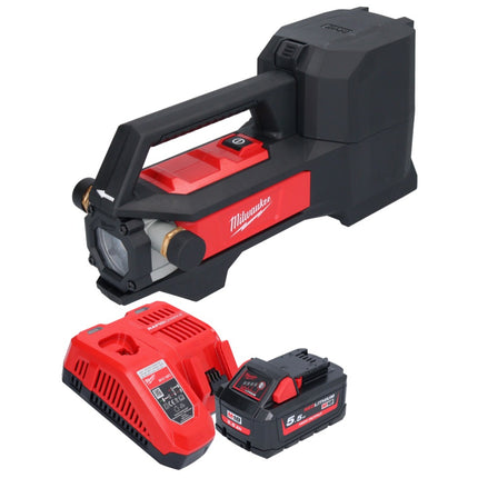 Bomba de trasvase a batería Milwaukee M18 BTP-551 18 V 1817 l/h + 1x batería 5,5 Ah + cargador